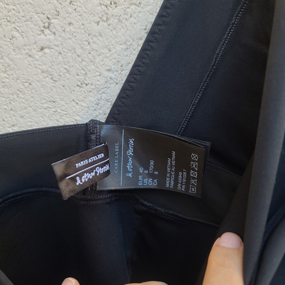 & Other Stories | V-Neck One Piece Swimsuit in Black Size 8 - Picture 4 of 8